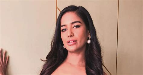 Bollywood model Poonam Pandey dies aged 32 after cervical。